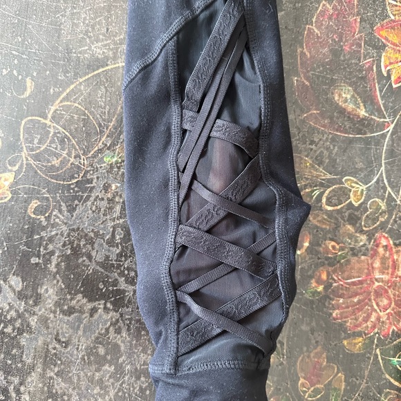 EUC Fabletics Small Black Powerhold Dynamic High-Waisted lattice mesh Legging XS - Picture 4 of 4